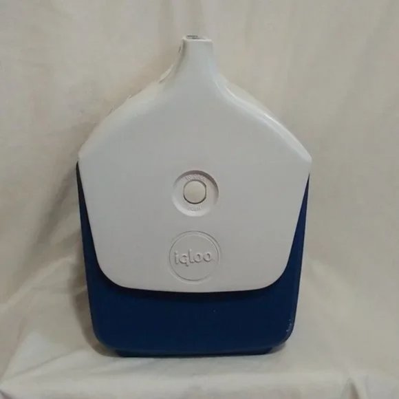 Vintage Little Playmate by Igloo Cooler Lunchbox Holds 6 - 8 12 Ounce Cans Blue - Picture 6 of 12
